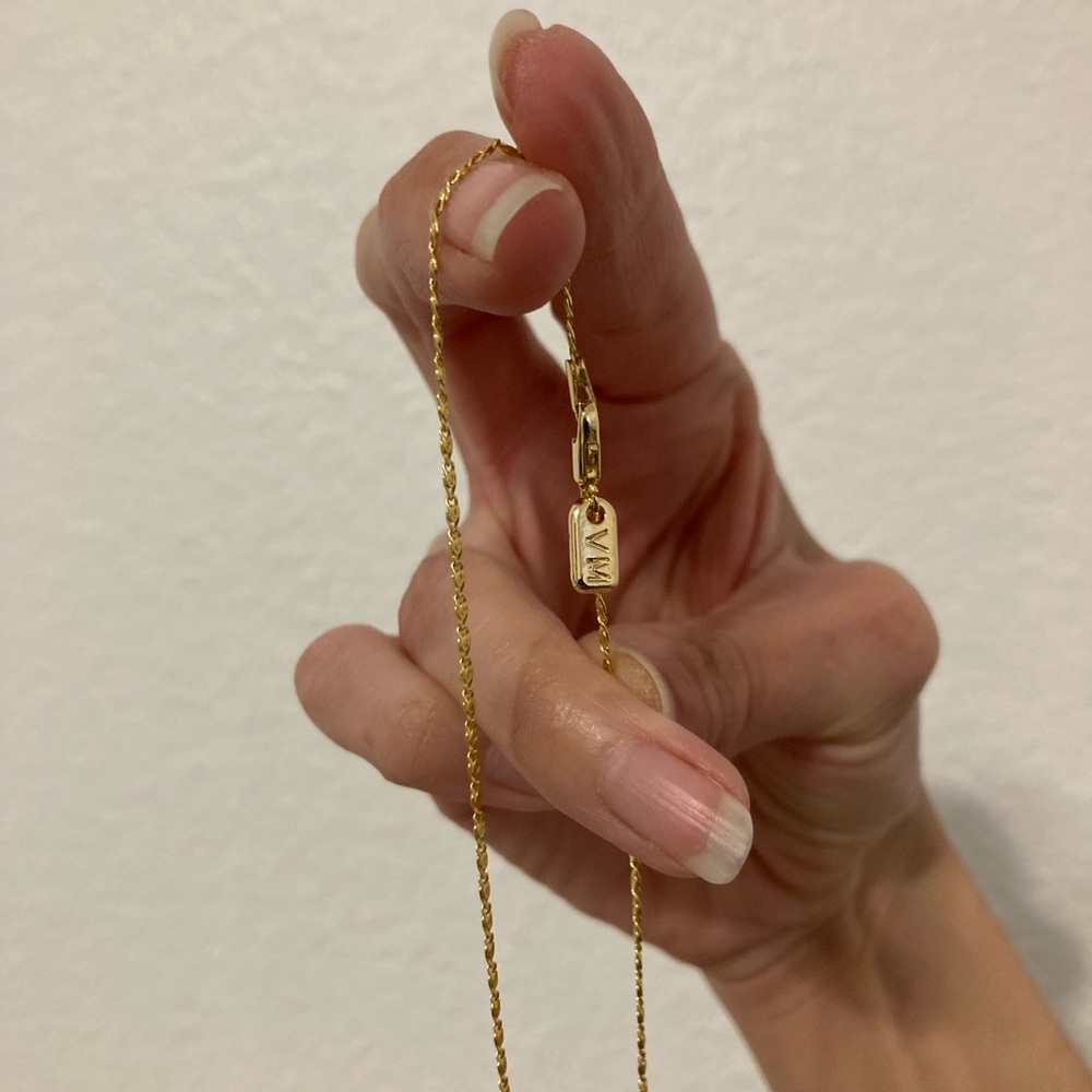 New Vanessa Mooney THE SAINT MARY GOLD NECKLACE - Picture 6 of 6